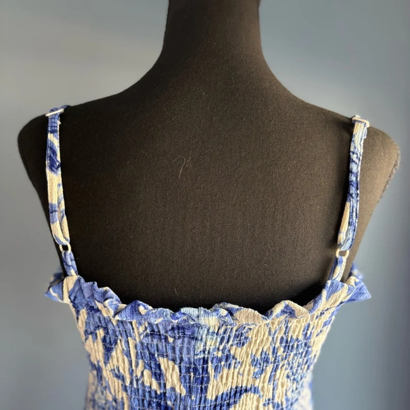 H&M Floral Print Smocked Waist Midi Dress in Blue and White - Picture 8 of 17